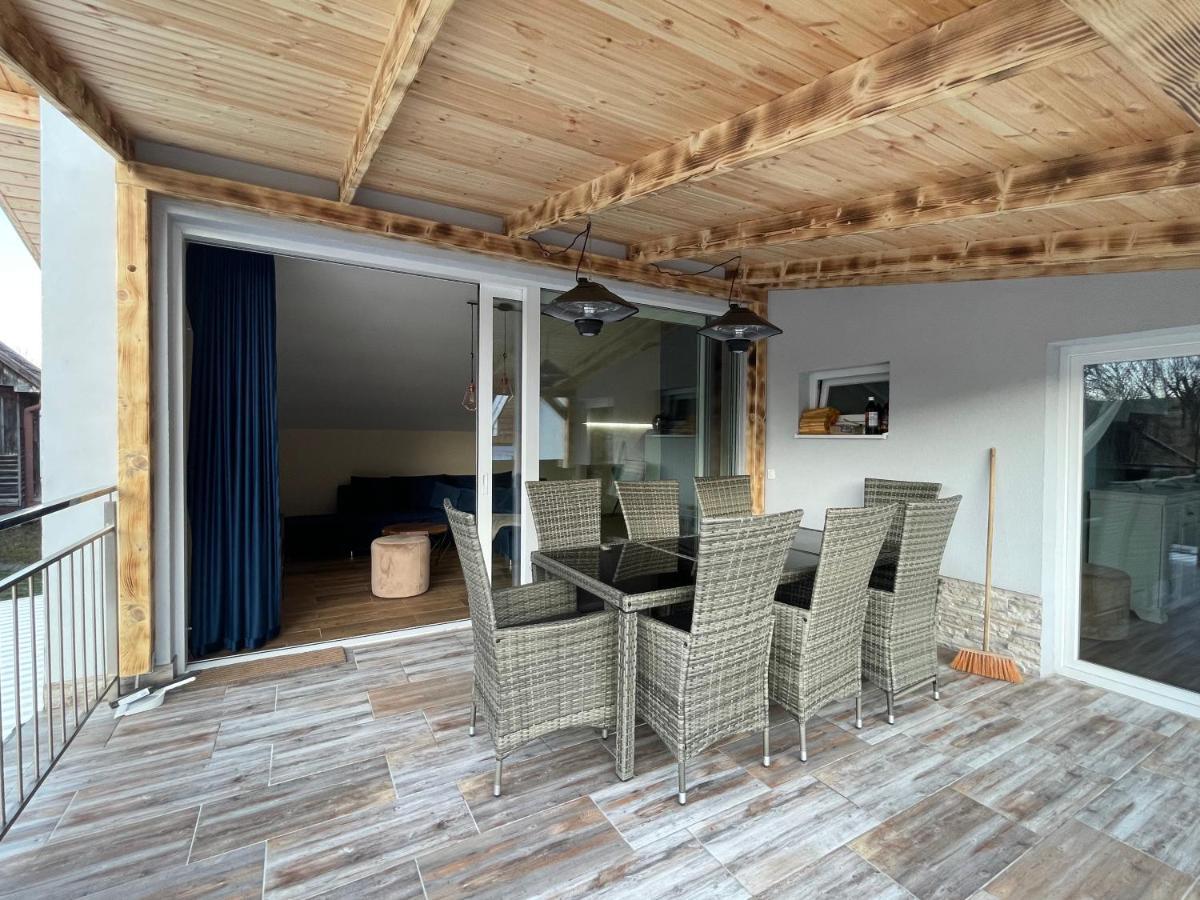 Totina Apartments Zavazna Poruba ภายนอก รูปภาพ