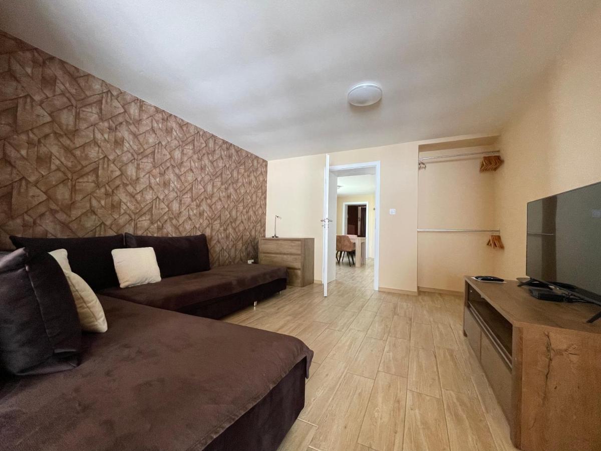 Totina Apartments Zavazna Poruba ภายนอก รูปภาพ