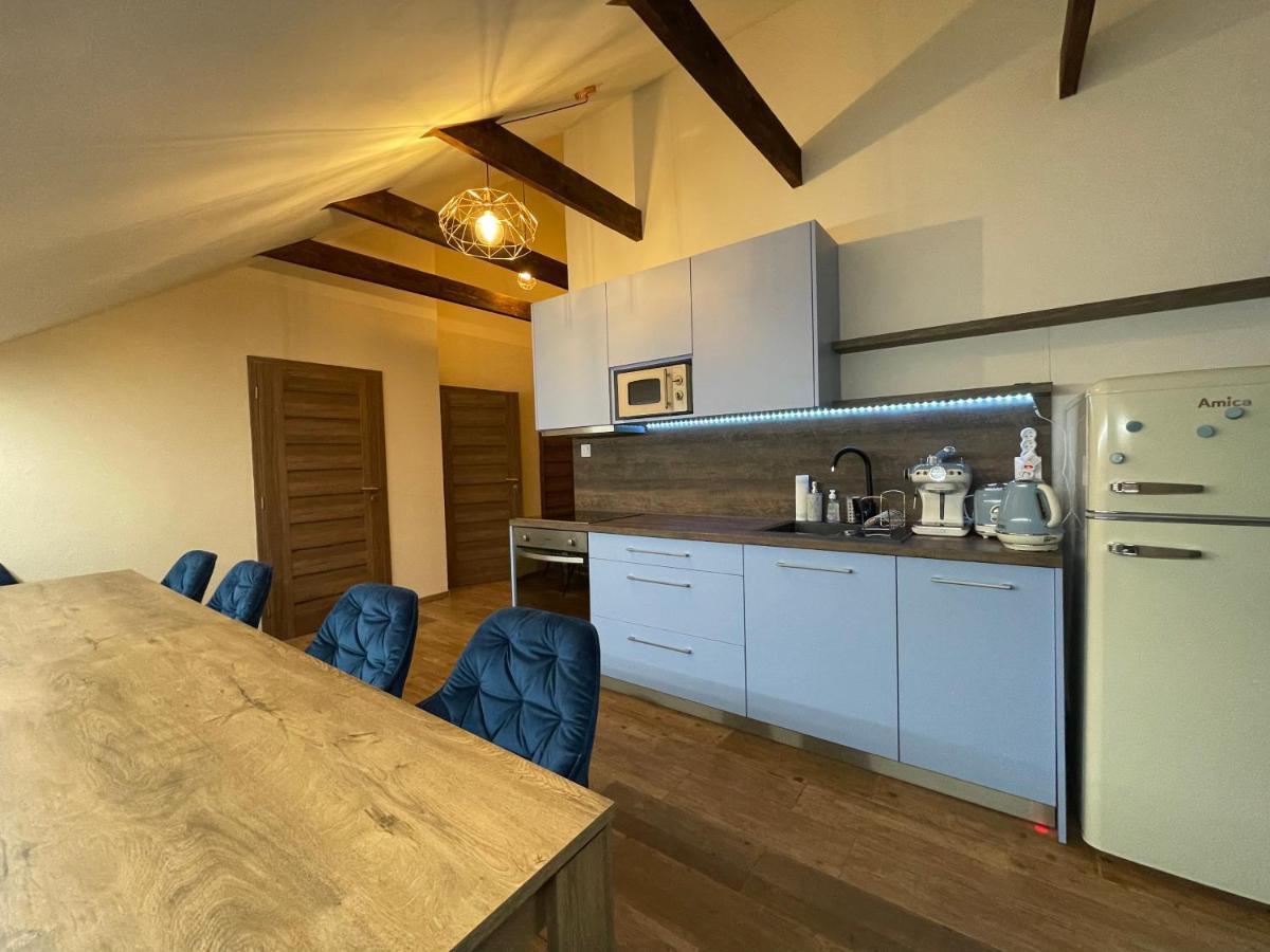 Totina Apartments Zavazna Poruba ภายนอก รูปภาพ