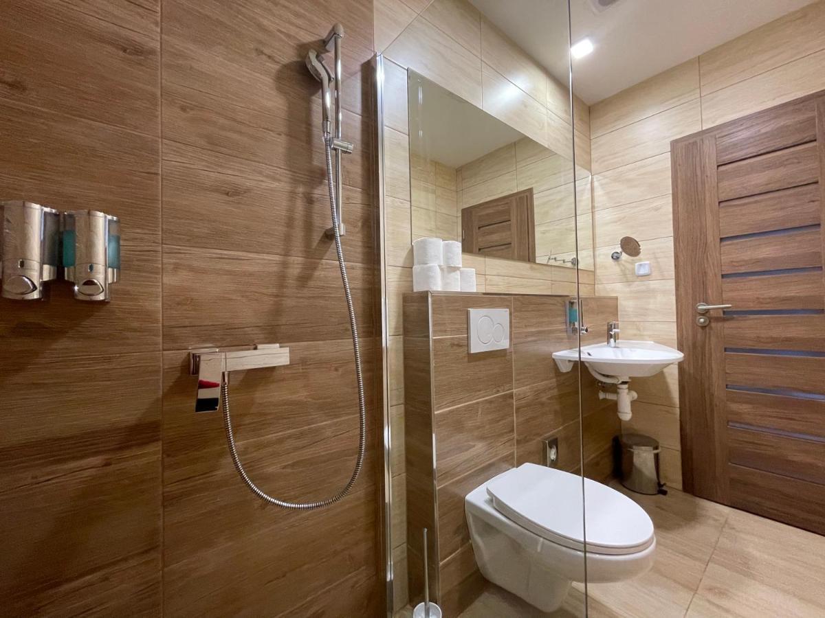 Totina Apartments Zavazna Poruba ภายนอก รูปภาพ