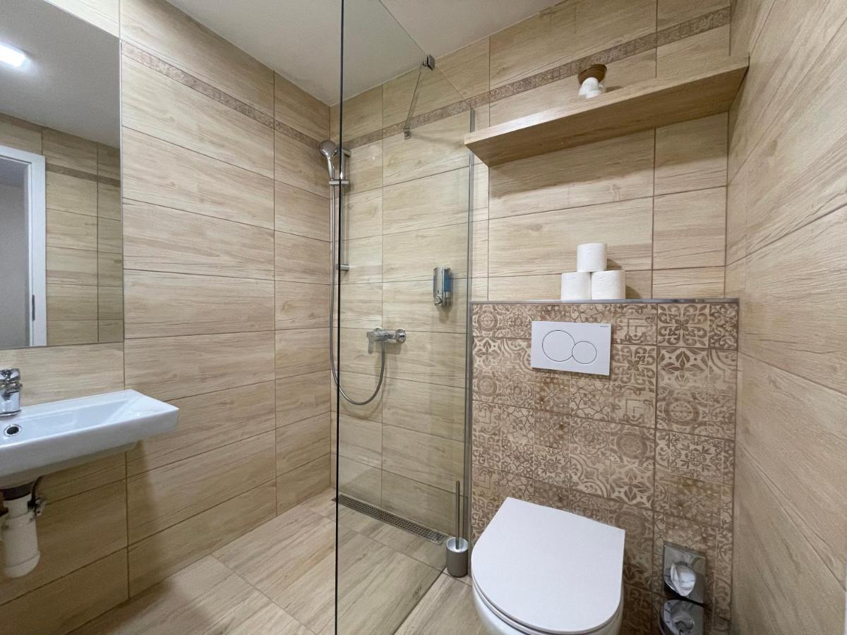 Totina Apartments Zavazna Poruba ภายนอก รูปภาพ