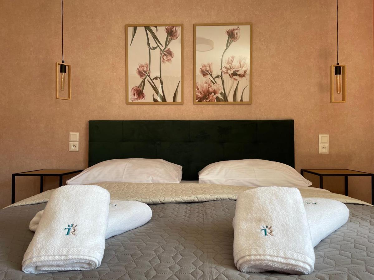 Totina Apartments Zavazna Poruba ภายนอก รูปภาพ